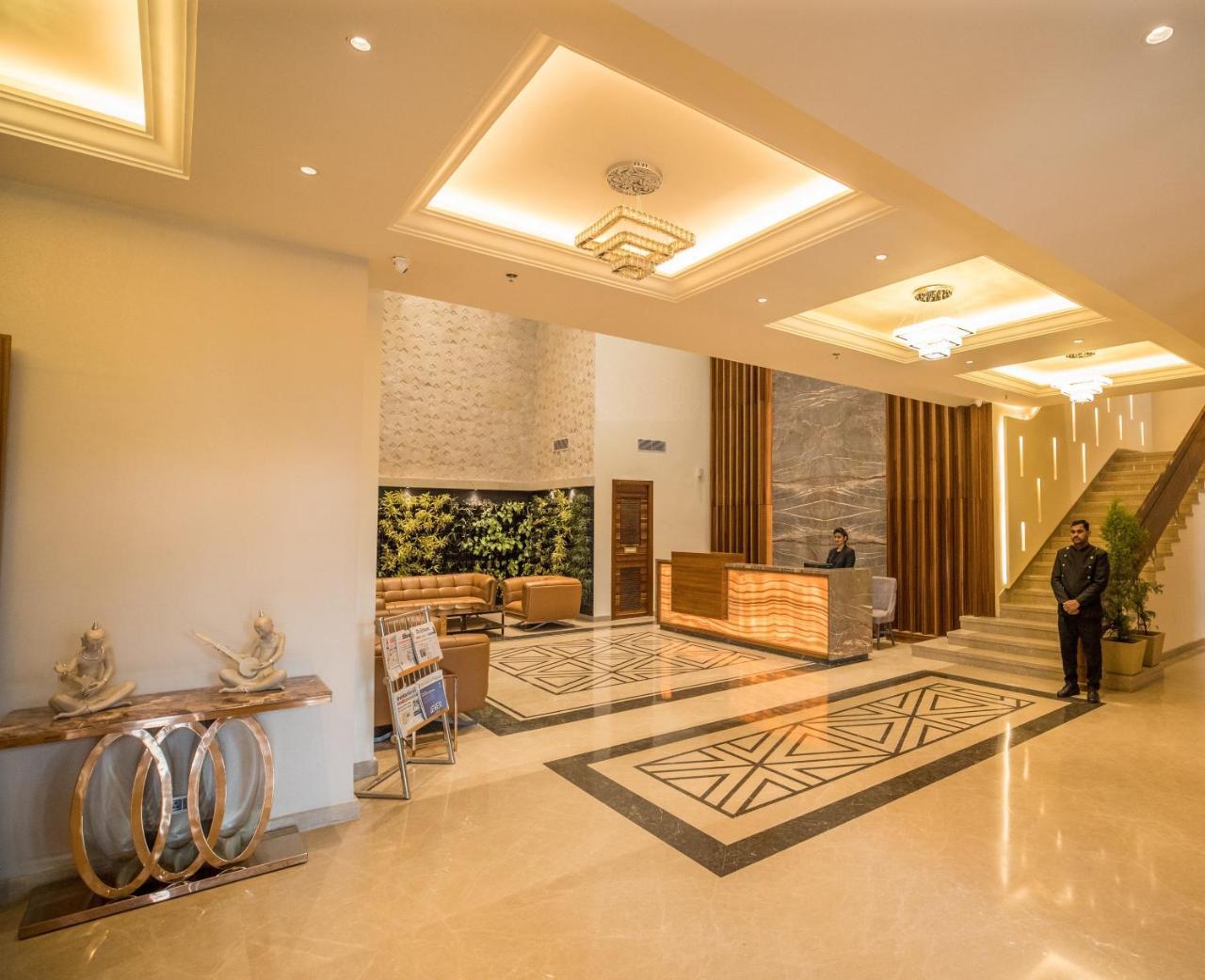 Ramada By Wyndham Kapurthala Hotell Eksteriør bilde